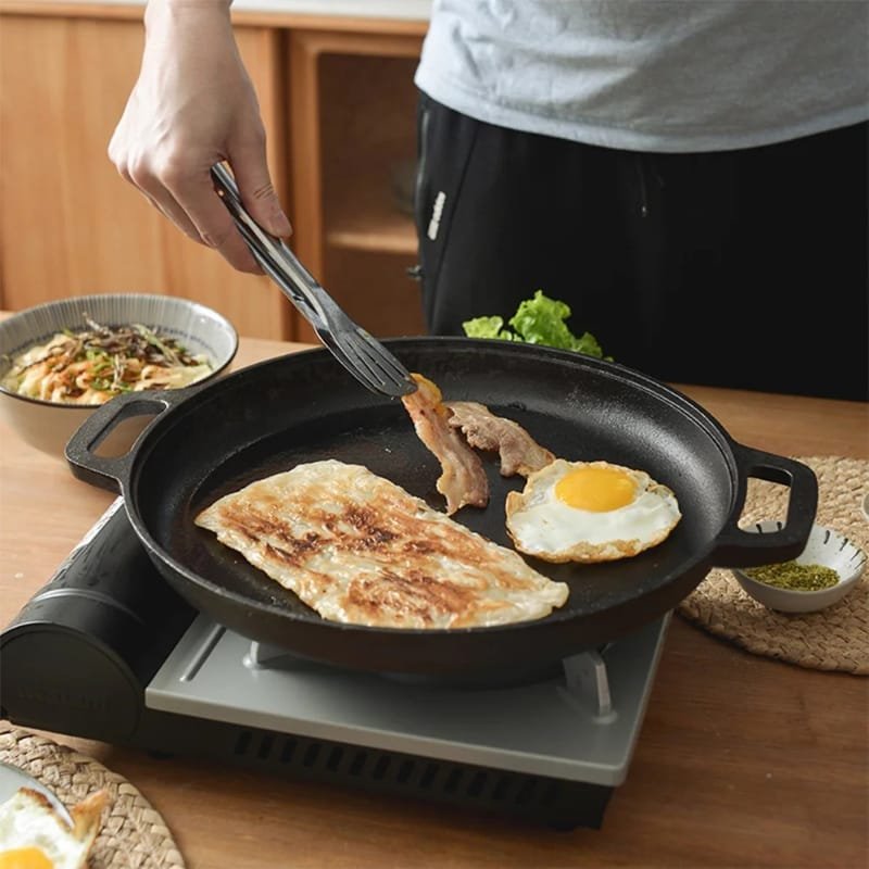Cast iron skillet